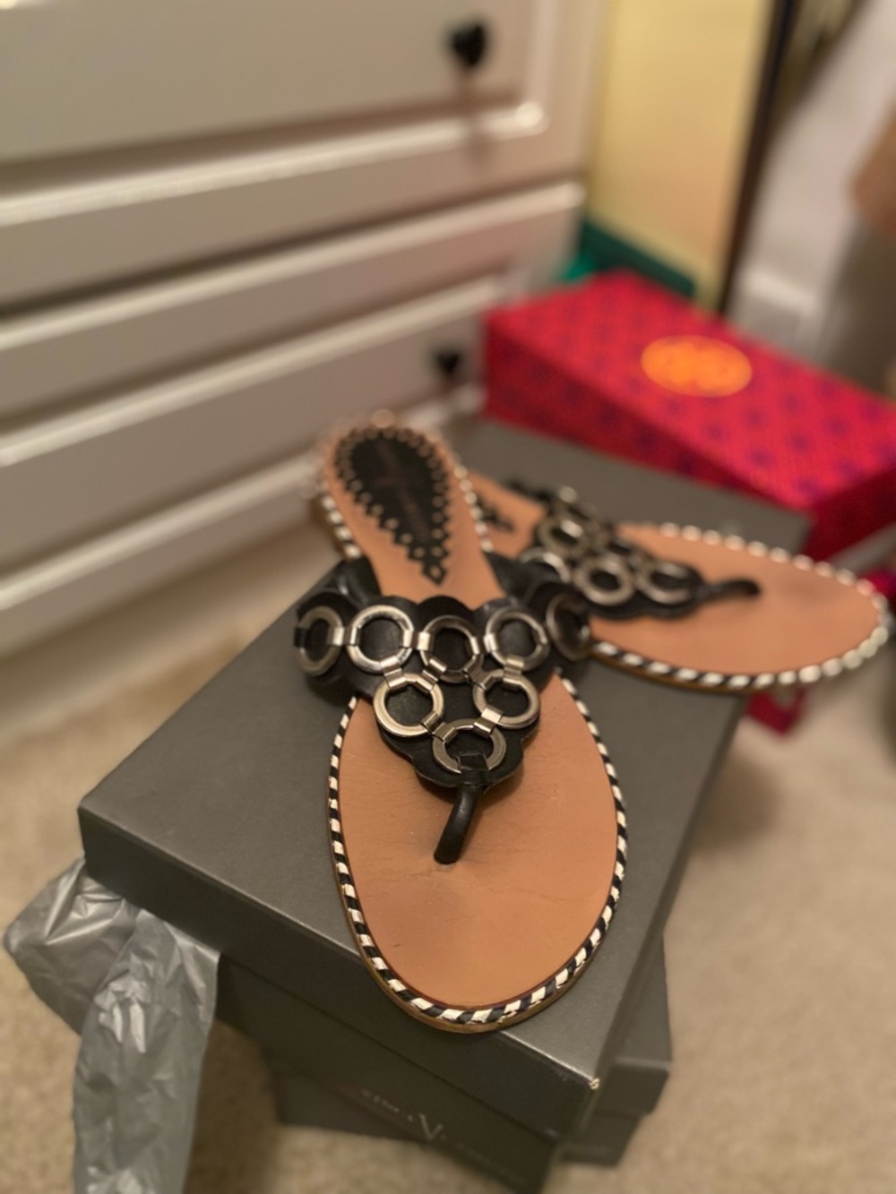 Vince Camuto Black and Tan Circle-Trim Thong Sandals